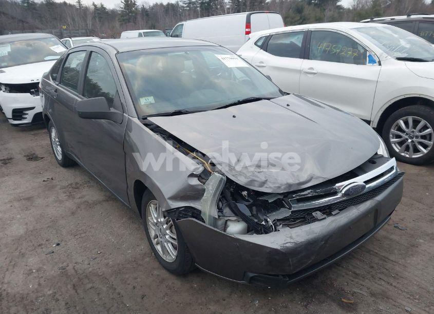 2009 Ford Focus SE (VIN 1FAHP35N59W270622) main photo
