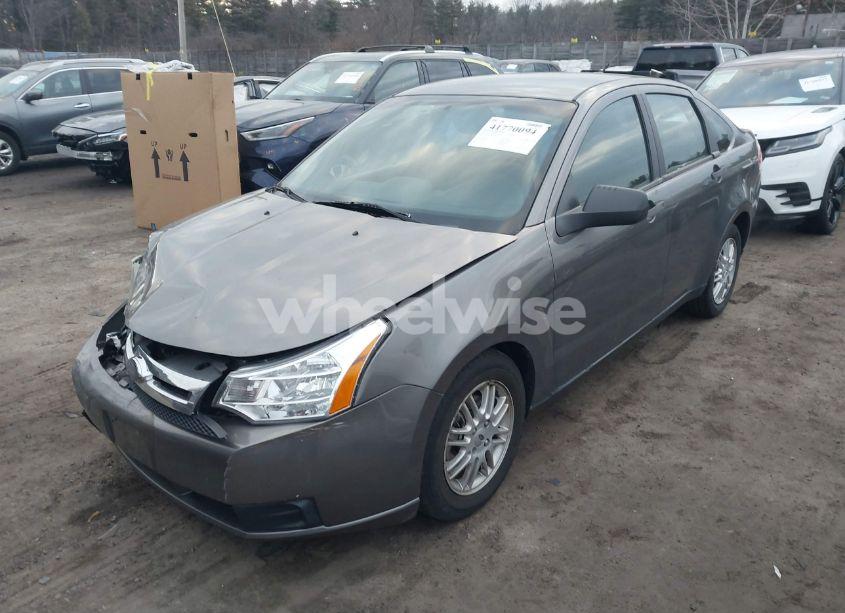 Photo 2 of 2009 Ford Focus SE (VIN 1FAHP35N59W270622)