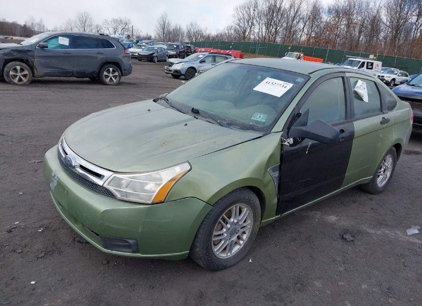 Photo 2 of 2008 Ford Focus SE/SES (VIN 1FAHP35N68W171824)