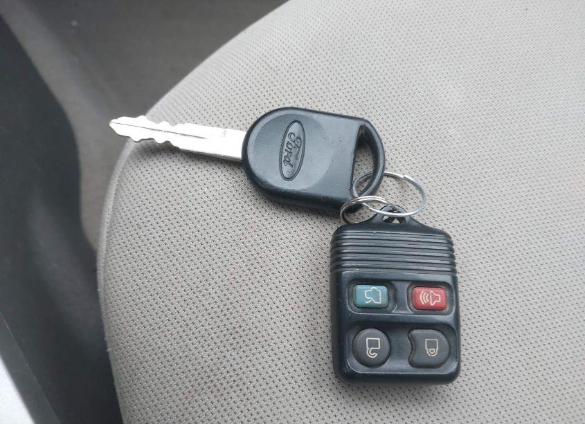 Photo 11 of 2008 Ford Focus SE/SES (VIN 1FAHP35N68W181530)