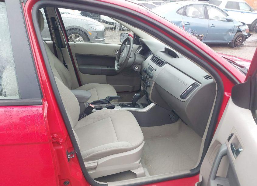 Photo 5 of 2008 Ford Focus SE/SES (VIN 1FAHP35N68W181530)