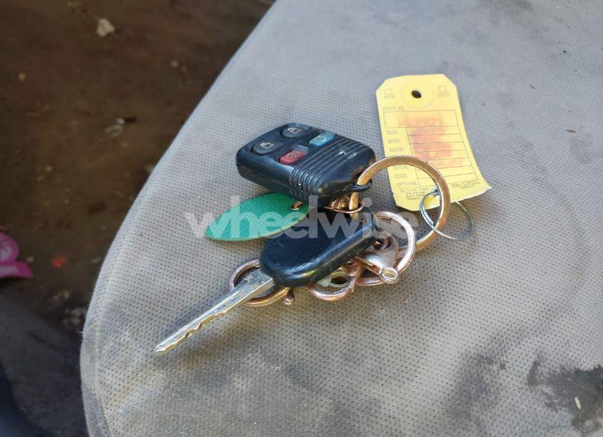 Photo 11 of 2008 Ford Focus SE/SES (VIN 1FAHP35N68W190504)