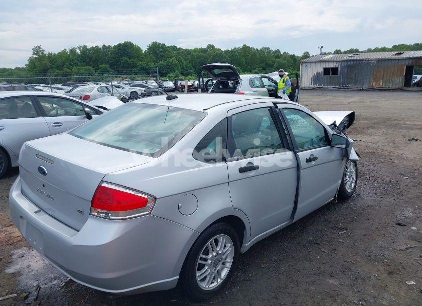 Photo 4 of 2008 Ford Focus SE/SES (VIN 1FAHP35N68W211657)