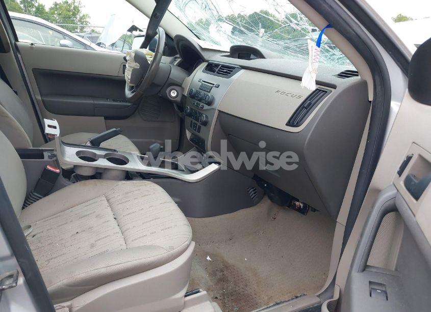 Photo 5 of 2008 Ford Focus SE/SES (VIN 1FAHP35N68W211657)