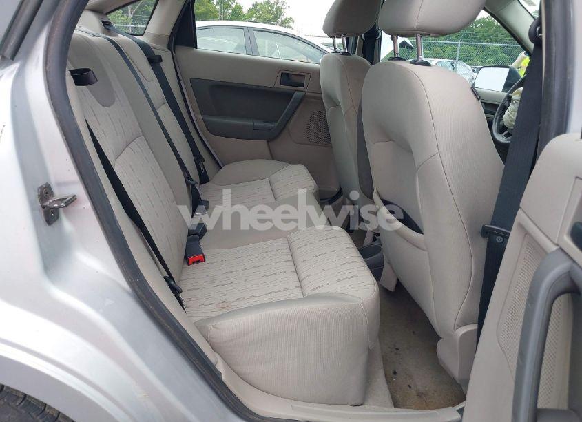 Photo 8 of 2008 Ford Focus SE/SES (VIN 1FAHP35N68W211657)