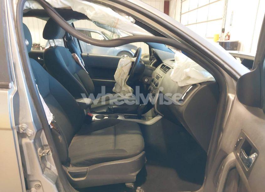 Photo 5 of 2008 Ford Focus SE/SES (VIN 1FAHP35N68W218575)