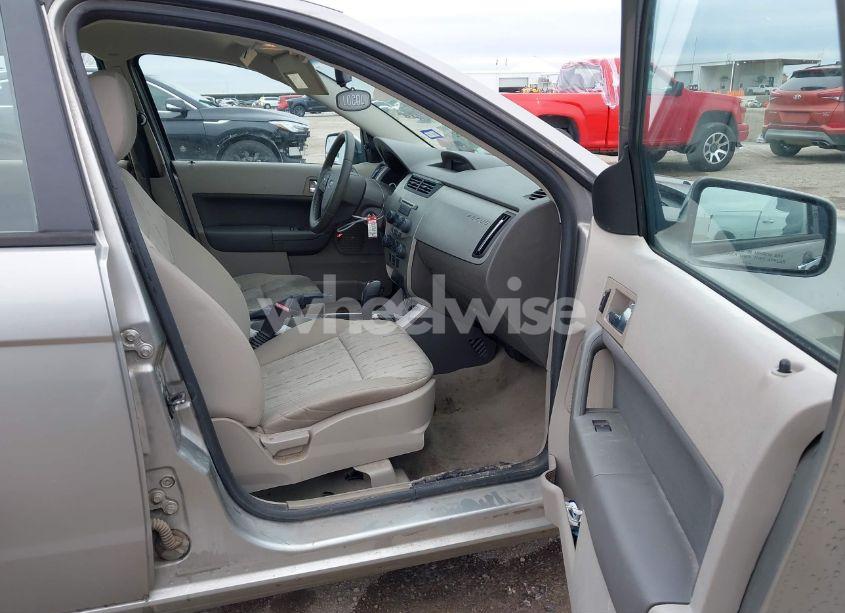 Photo 5 of 2008 Ford Focus SE (VIN 1FAHP35N68W273284)