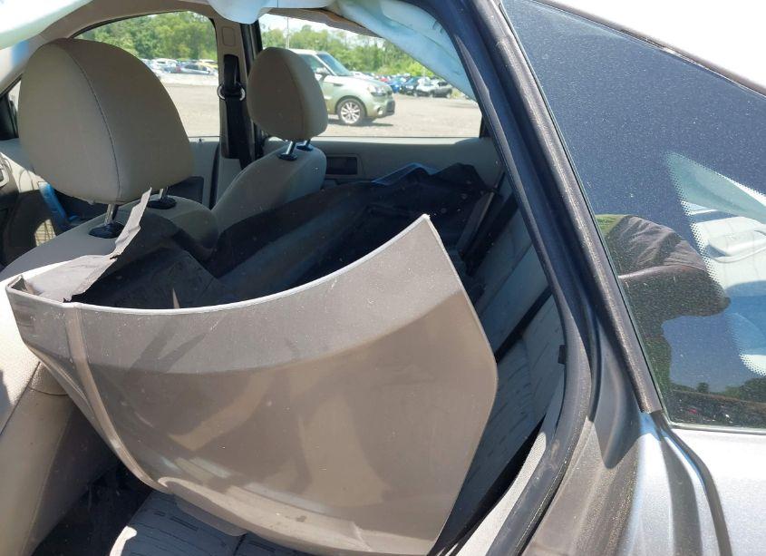 Photo 8 of 2008 Ford Focus SE/SES (VIN 1FAHP35N68W283975)