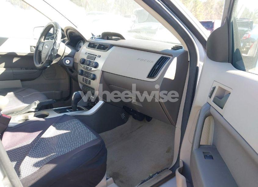 Photo 5 of 2009 Ford Focus SE (VIN 1FAHP35N69W106439)