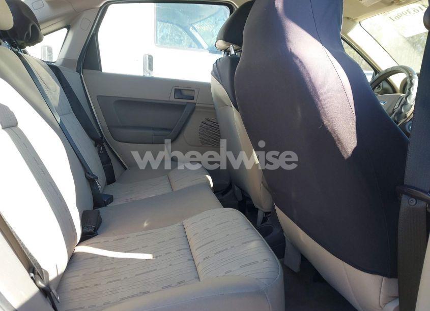 Photo 8 of 2009 Ford Focus SE (VIN 1FAHP35N69W106439)