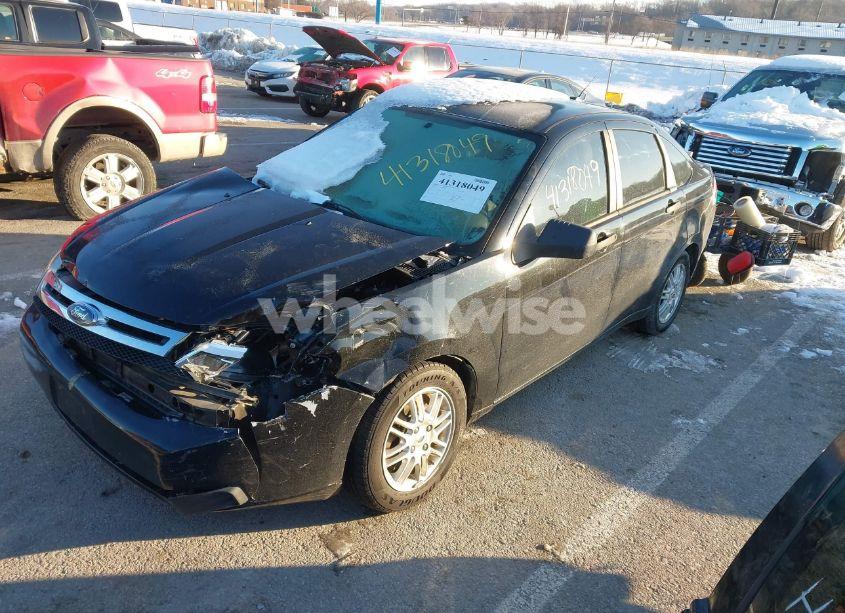 Photo 2 of 2009 Ford Focus SE (VIN 1FAHP35N69W112614)