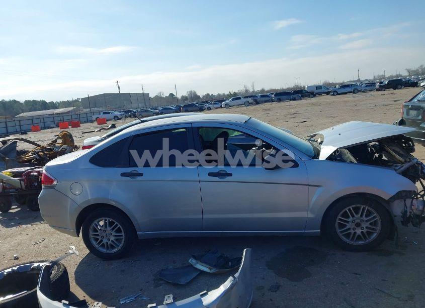 Photo 14 of 2009 Ford Focus SE (VIN 1FAHP35N69W173915)