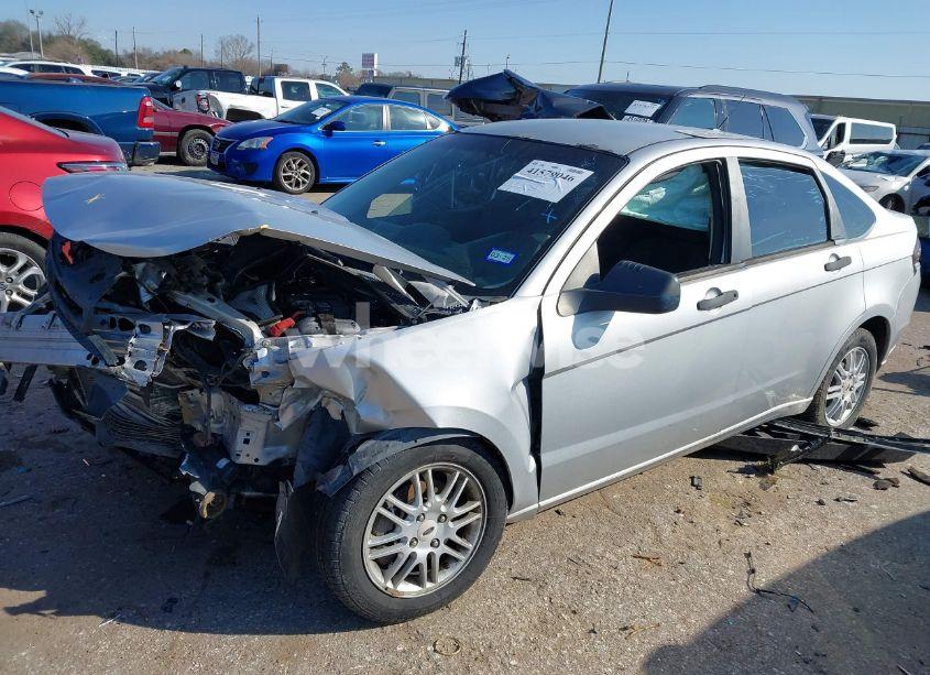 Photo 2 of 2009 Ford Focus SE (VIN 1FAHP35N69W173915)