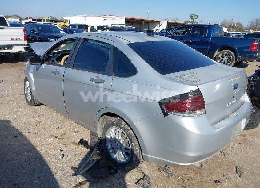 Photo 3 of 2009 Ford Focus SE (VIN 1FAHP35N69W173915)