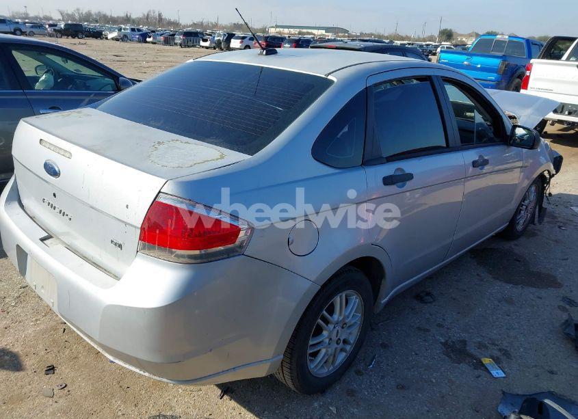 Photo 4 of 2009 Ford Focus SE (VIN 1FAHP35N69W173915)