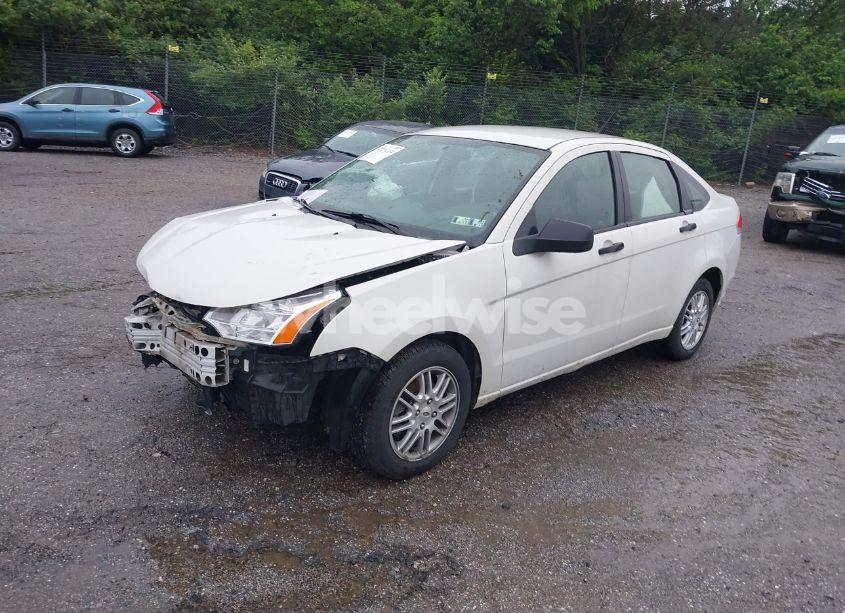 Photo 2 of 2009 Ford Focus SE (VIN 1FAHP35N69W193498)