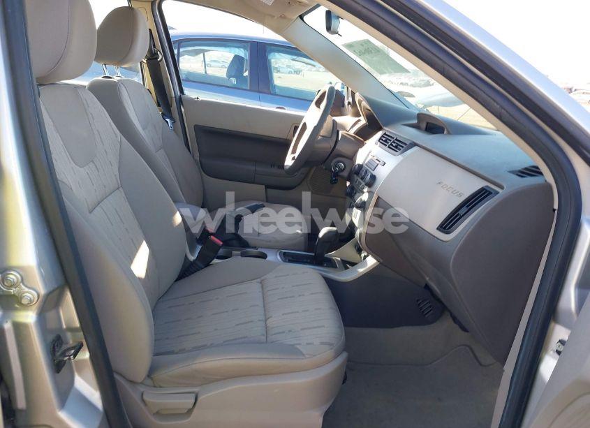 Photo 5 of 2009 Ford Focus SE (VIN 1FAHP35N69W258995)