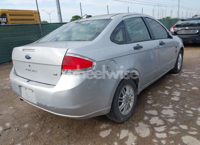 Photo 4 of 2008 Ford Focus SE/SES (VIN 1FAHP35N78W217743)