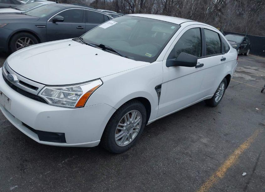 Photo 2 of 2008 Ford Focus SE (VIN 1FAHP35N78W269468)