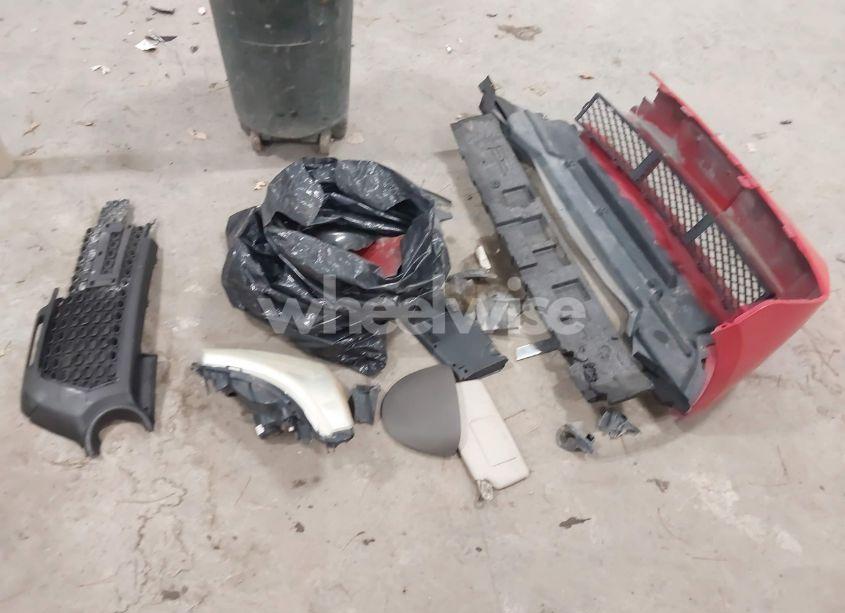 Photo 11 of 2008 Ford Focus SE (VIN 1FAHP35N78W301089)