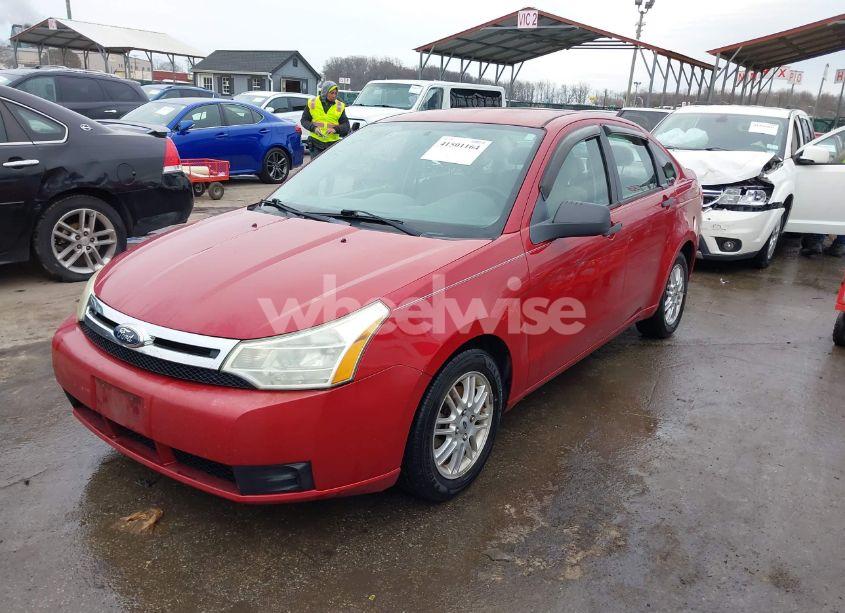 Photo 2 of 2009 Ford Focus SE (VIN 1FAHP35N79W159568)