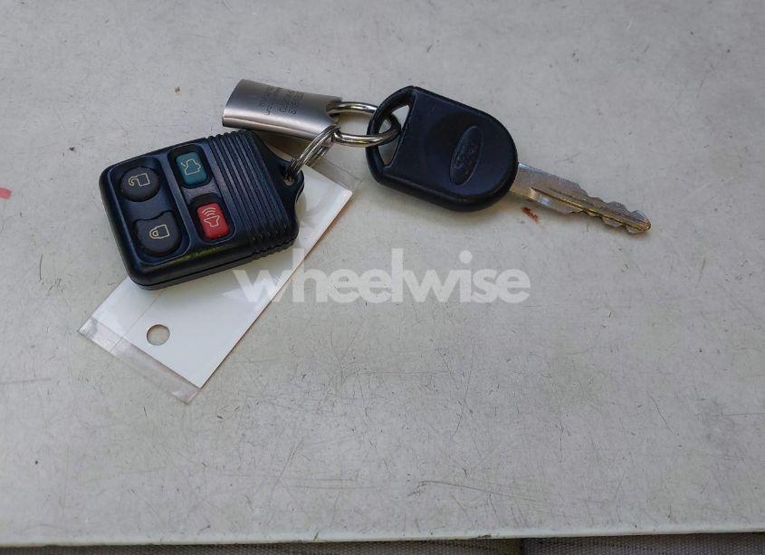 Photo 11 of 2009 Ford Focus SE (VIN 1FAHP35N79W161692)