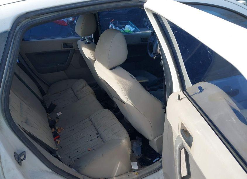 Photo 8 of 2009 Ford Focus SE (VIN 1FAHP35N79W168769)