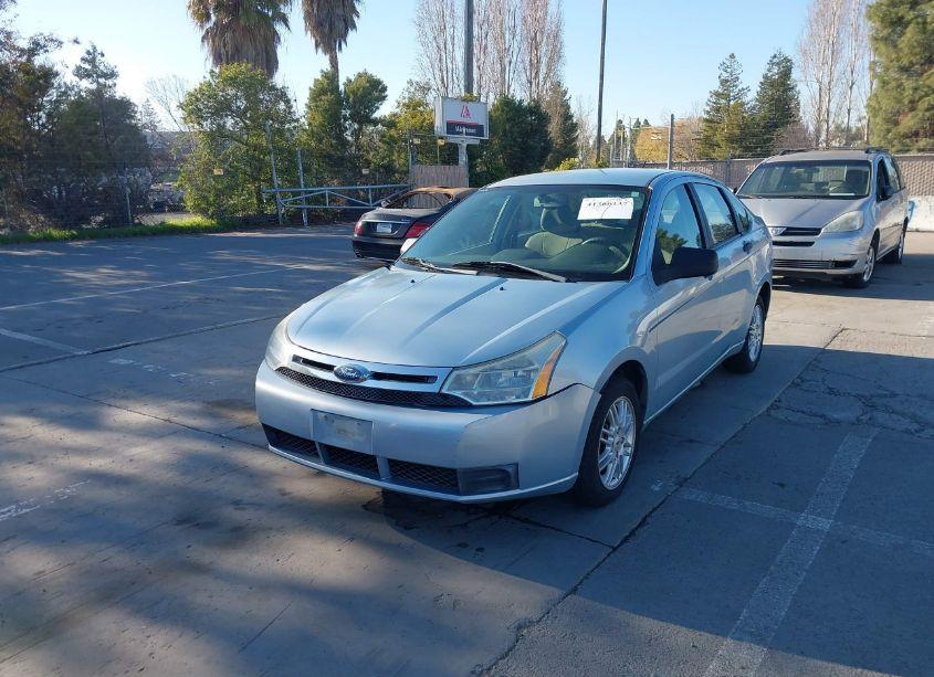 Photo 2 of 2009 Ford Focus SE (VIN 1FAHP35N79W172708)