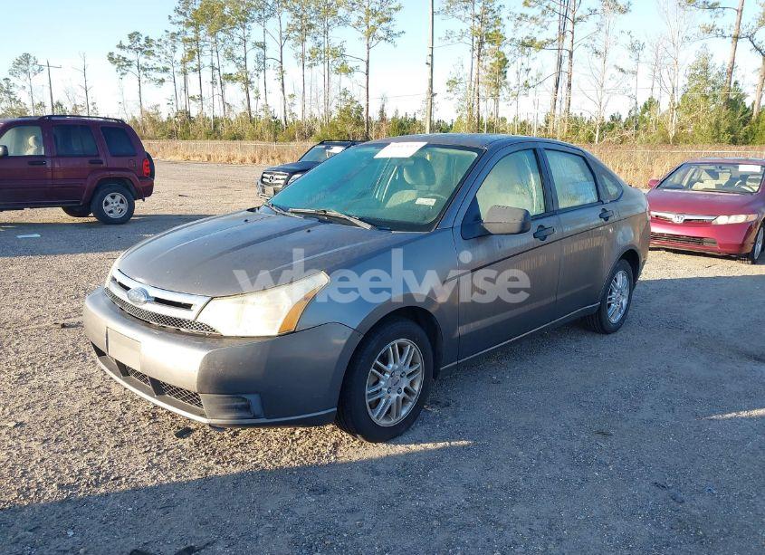 Photo 2 of 2009 Ford Focus SE (VIN 1FAHP35N79W178346)