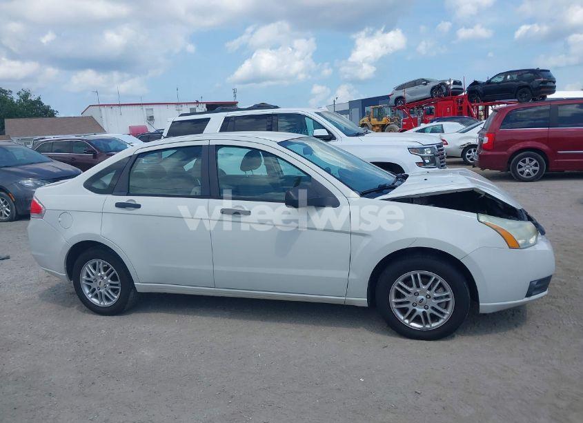 Photo 13 of 2009 Ford Focus SE (VIN 1FAHP35N79W201494)