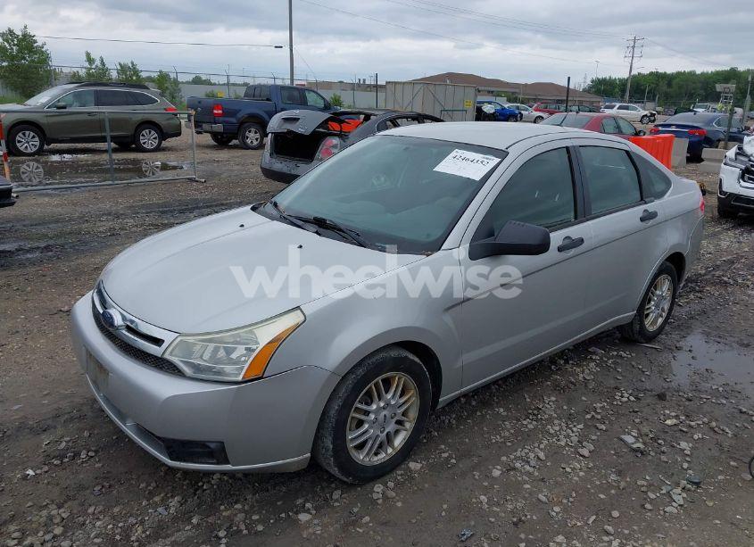 Photo 2 of 2009 Ford Focus SE (VIN 1FAHP35N79W223589)