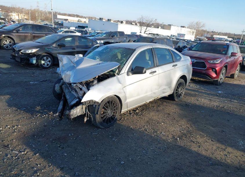 Photo 2 of 2009 Ford Focus SE (VIN 1FAHP35N79W235953)