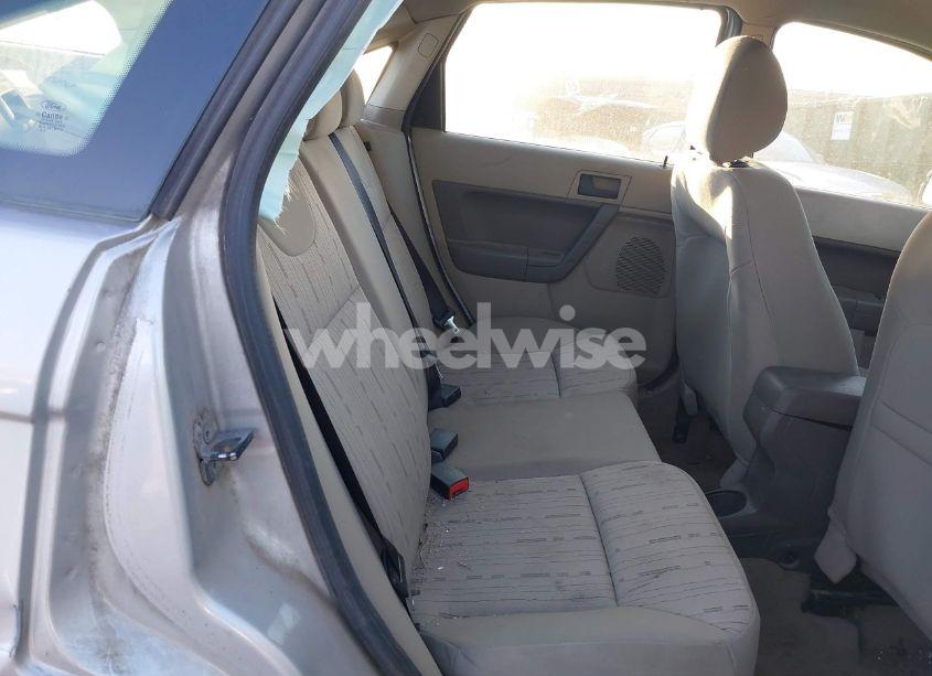 Photo 8 of 2009 Ford Focus SE (VIN 1FAHP35N79W235953)