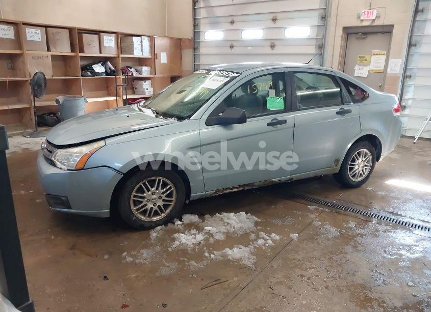 Photo 2 of 2009 Ford Focus SE (VIN 1FAHP35N79W246905)