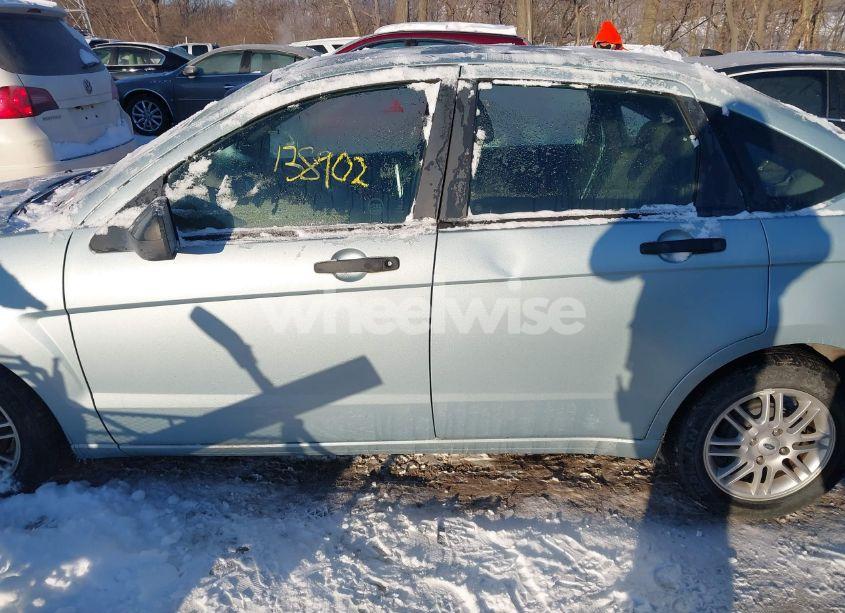 Photo 14 of 2009 Ford Focus SE (VIN 1FAHP35N79W262568)