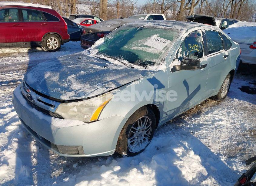 Photo 2 of 2009 Ford Focus SE (VIN 1FAHP35N79W262568)