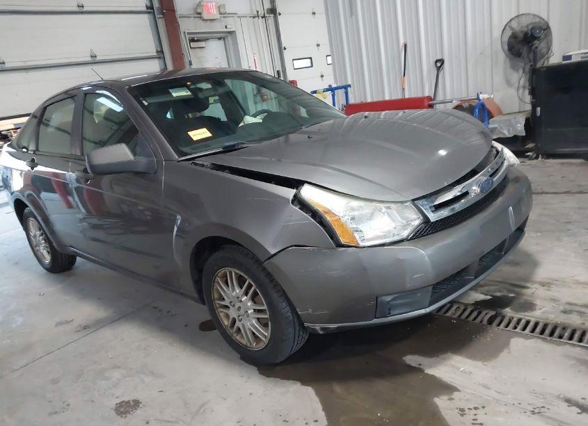 2009 Ford Focus SE (VIN 1FAHP35N79W268936) main photo