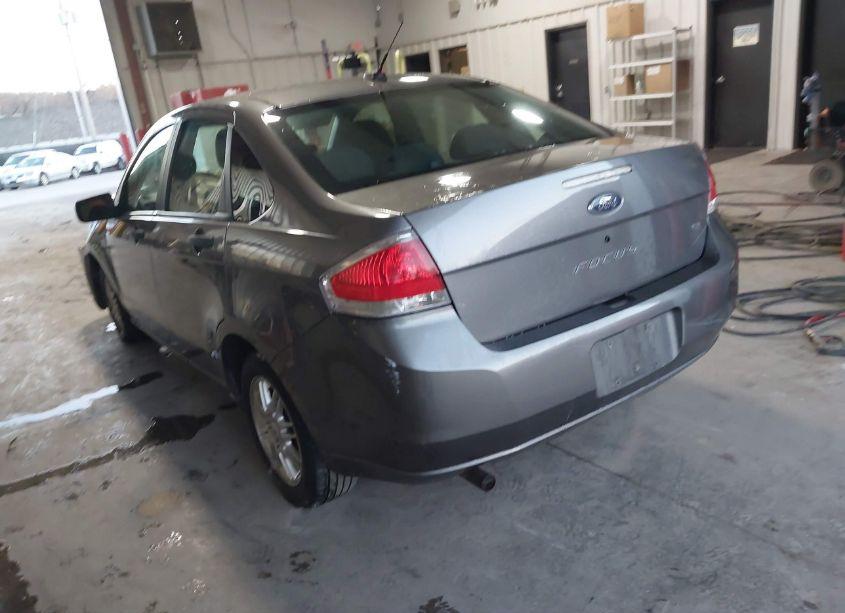 Photo 3 of 2009 Ford Focus SE (VIN 1FAHP35N79W268936)