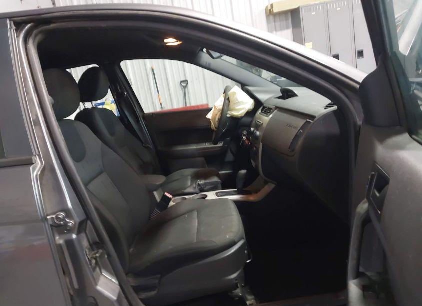 Photo 5 of 2009 Ford Focus SE (VIN 1FAHP35N79W268936)