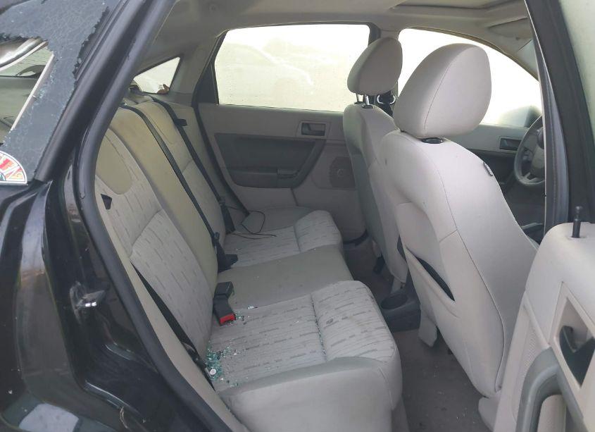 Photo 8 of 2008 Ford Focus SE/SES (VIN 1FAHP35N88W147010)