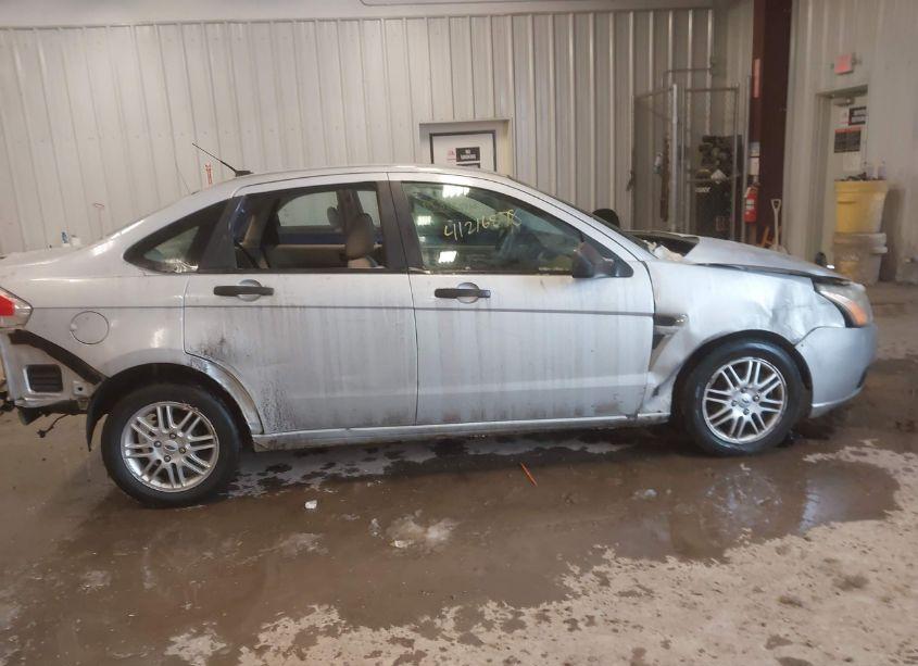 Photo 13 of 2008 Ford Focus SE/SES (VIN 1FAHP35N88W191976)