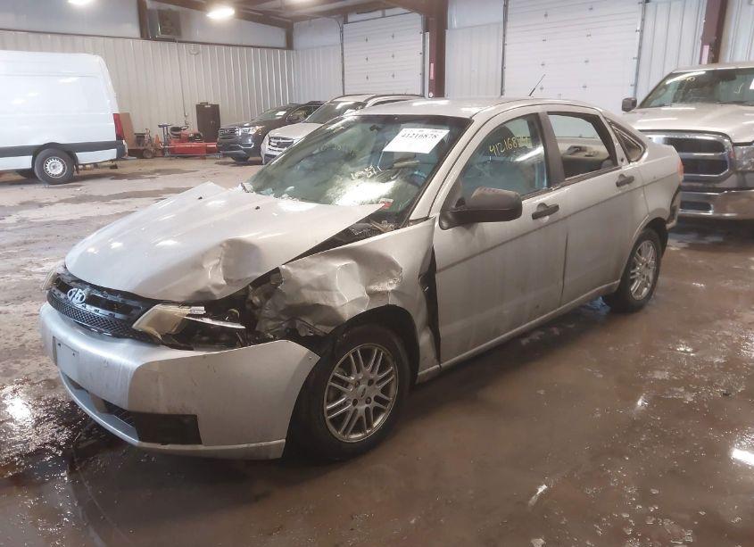 Photo 2 of 2008 Ford Focus SE/SES (VIN 1FAHP35N88W191976)