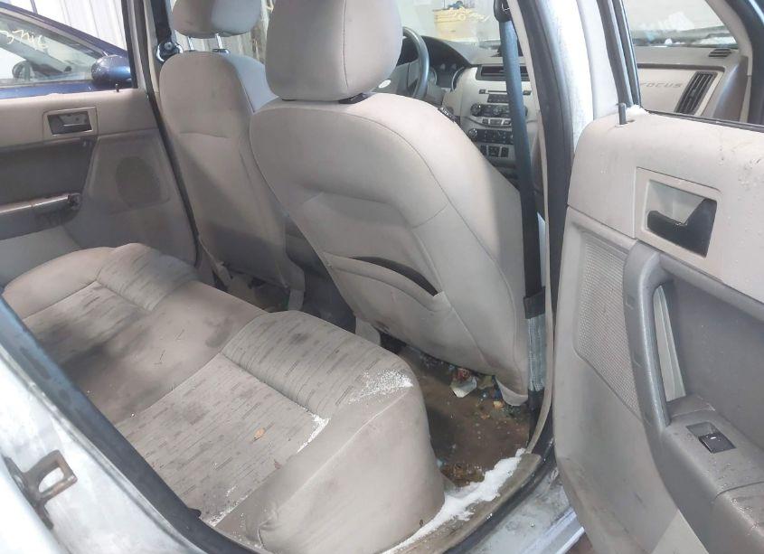 Photo 8 of 2008 Ford Focus SE/SES (VIN 1FAHP35N88W191976)