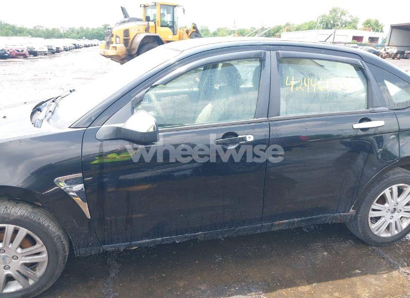 Photo 14 of 2008 Ford Focus SE/SES (VIN 1FAHP35N88W265753)