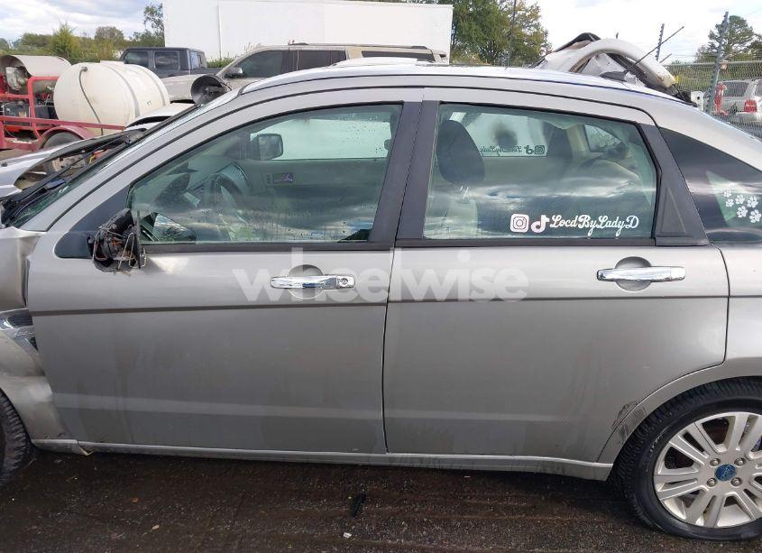 Photo 14 of 2008 Ford Focus SE/SES (VIN 1FAHP35N88W300243)