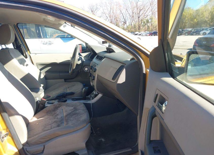 Photo 5 of 2009 Ford Focus SE (VIN 1FAHP35N89W115658)