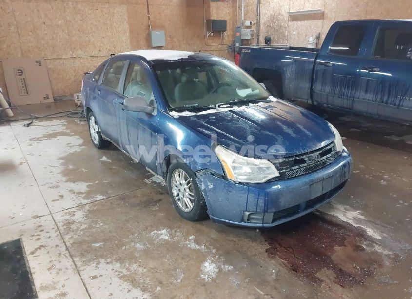 2009 Ford Focus SE (VIN 1FAHP35N89W165167) main photo