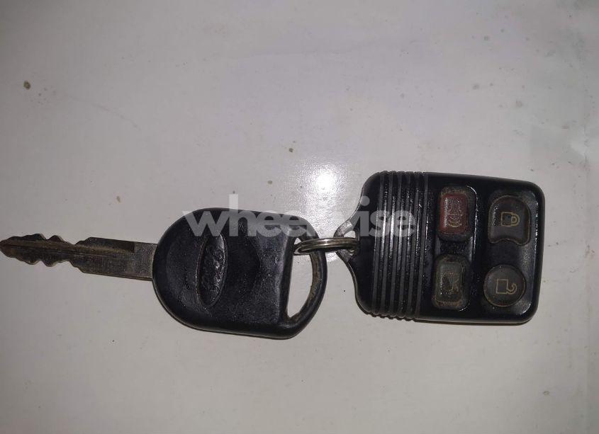 Photo 11 of 2009 Ford Focus SE (VIN 1FAHP35N89W165167)