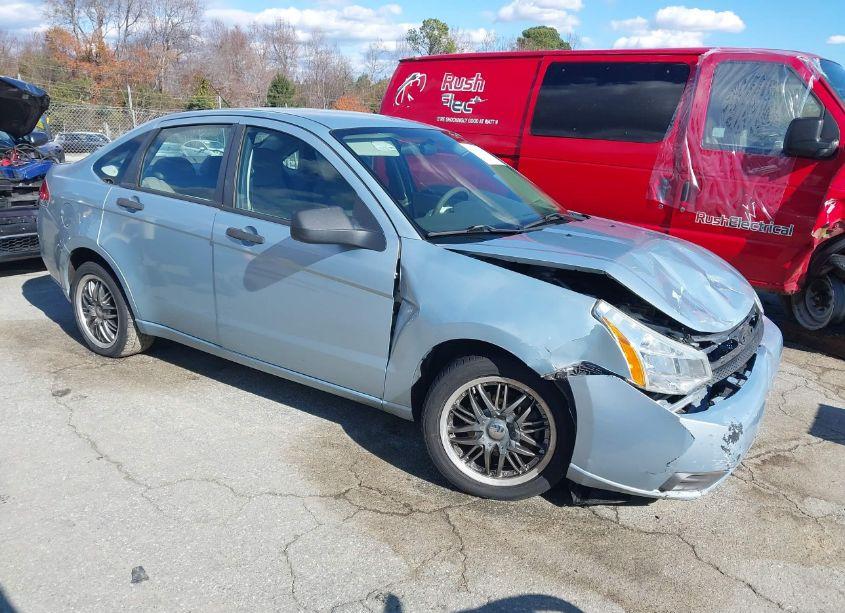 2009 Ford Focus SE (VIN 1FAHP35N89W167176) main photo