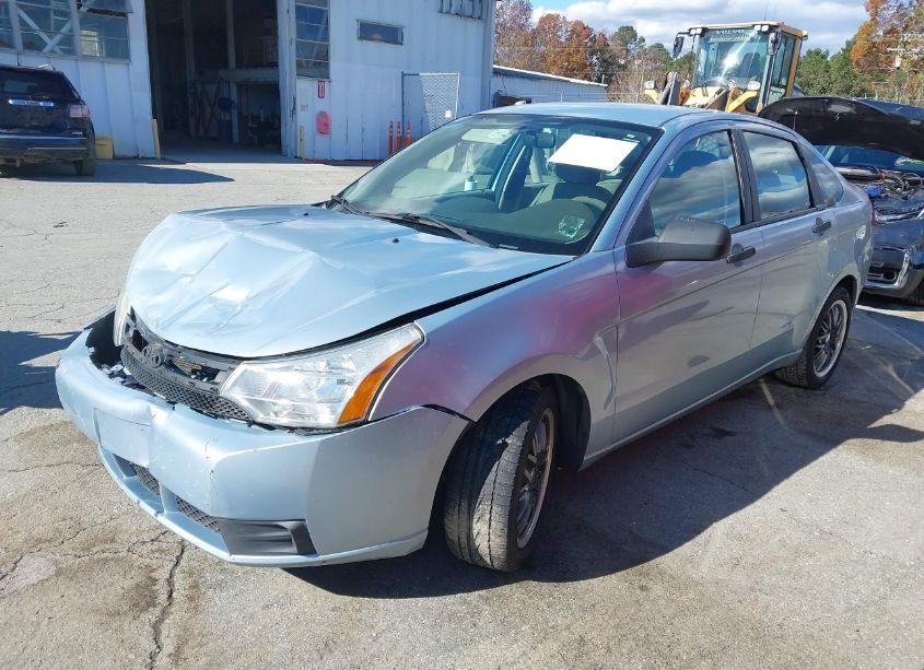 Photo 2 of 2009 Ford Focus SE (VIN 1FAHP35N89W167176)